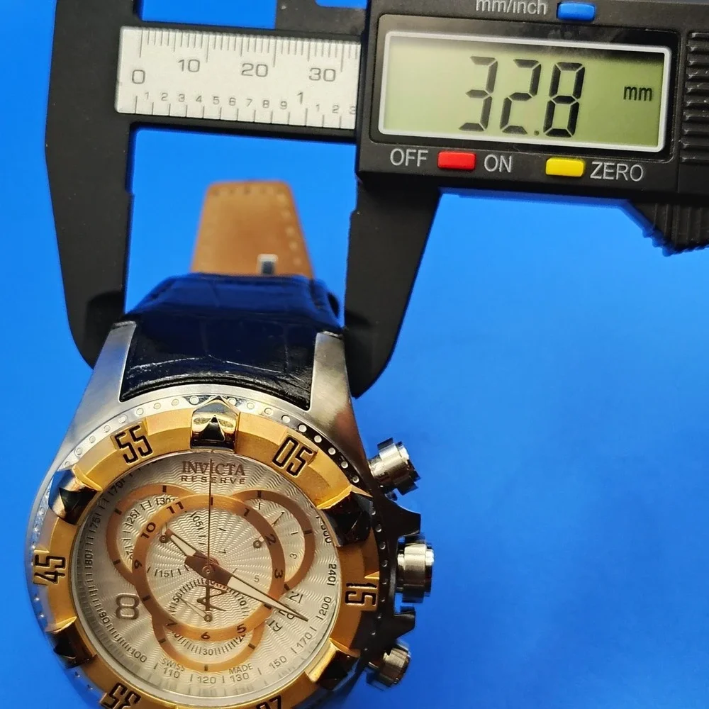 Vintage 2010 Invicta Reserve Excersion 11010 Chrono Swiss 50mm Mens Quartz Watch